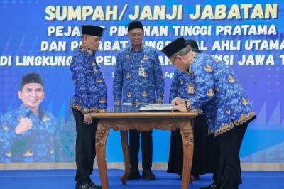 Pemerintah Provinsi Jawa Tengah menyelenggarakan Upacara Pelantikan dan Pengambilan Sumpah/Janji Jabatan Pejabat Pimpinan Tinggi (JPT) Pratama dan Pejabat Fungsional Ahli Utama